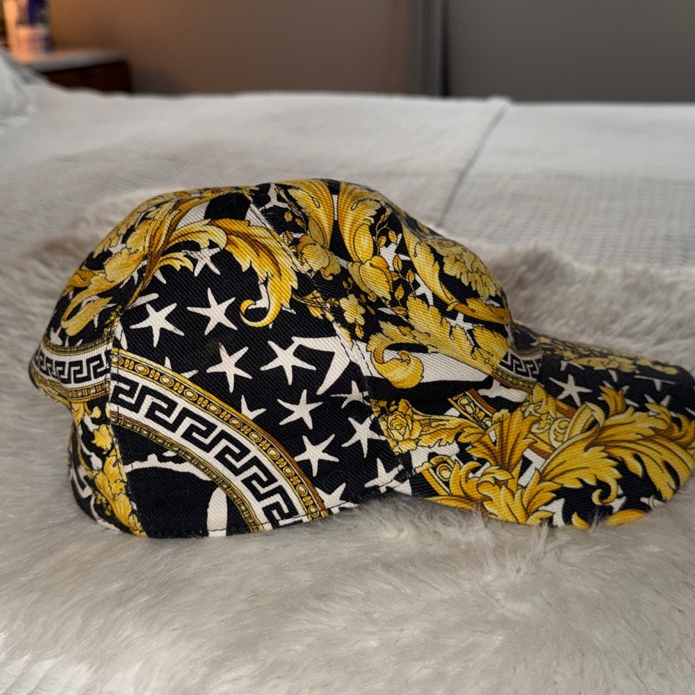 Versace Black and Gold Baroque Hat Unisex - Picture 6 of 12